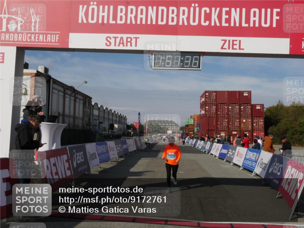 03.10.2025 - Köhlbrandbrückenlauf Matties Gatica Varas http://msf.ph/oto/9172761 03.10.2025 10:51:38 Ziel 2669 meine-sportfotos.de