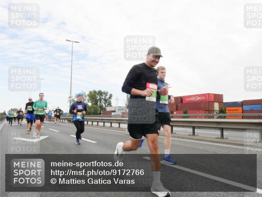 03.10.2025 - Köhlbrandbrückenlauf Matties Gatica Varas http://msf.ph/oto/9172766 03.10.2025 15:22:15 Position 3  meine-sportfotos.de