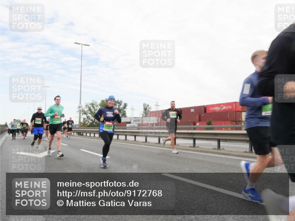 03.10.2025 - Köhlbrandbrückenlauf Matties Gatica Varas http://msf.ph/oto/9172768 03.10.2025 15:22:16 Position 3  meine-sportfotos.de