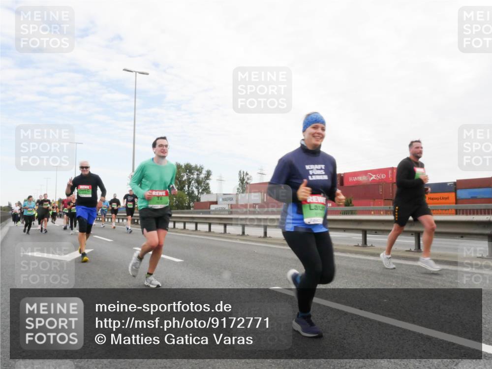 03.10.2025 - Köhlbrandbrückenlauf Matties Gatica Varas http://msf.ph/oto/9172771 03.10.2025 15:22:17 Position 3  meine-sportfotos.de
