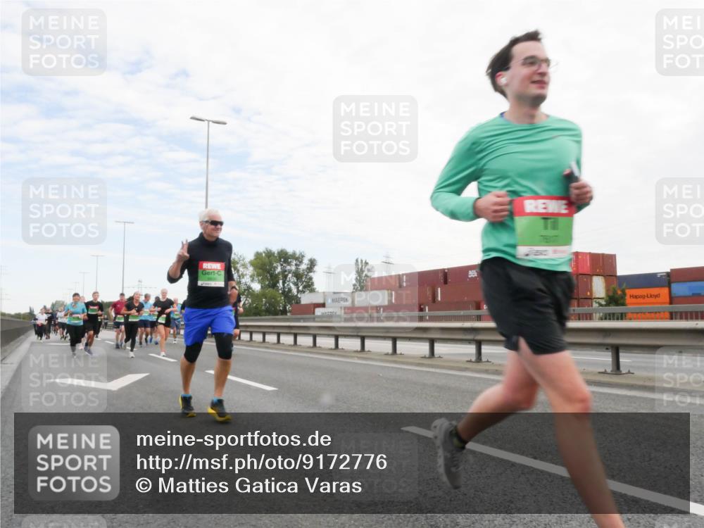 03.10.2025 - Köhlbrandbrückenlauf Matties Gatica Varas http://msf.ph/oto/9172776 03.10.2025 15:22:18 Position 3  meine-sportfotos.de