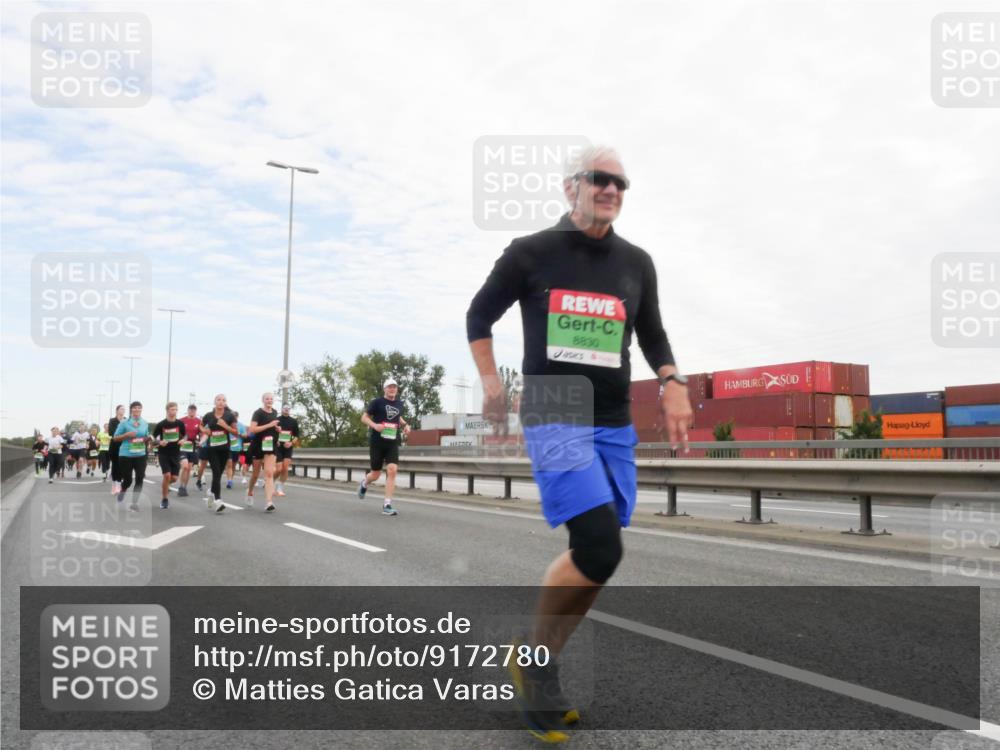 03.10.2025 - Köhlbrandbrückenlauf Matties Gatica Varas http://msf.ph/oto/9172780 03.10.2025 15:22:19 Position 3 8830 meine-sportfotos.de