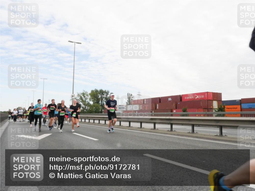 03.10.2025 - Köhlbrandbrückenlauf Matties Gatica Varas http://msf.ph/oto/9172781 03.10.2025 15:22:19 Position 3  meine-sportfotos.de