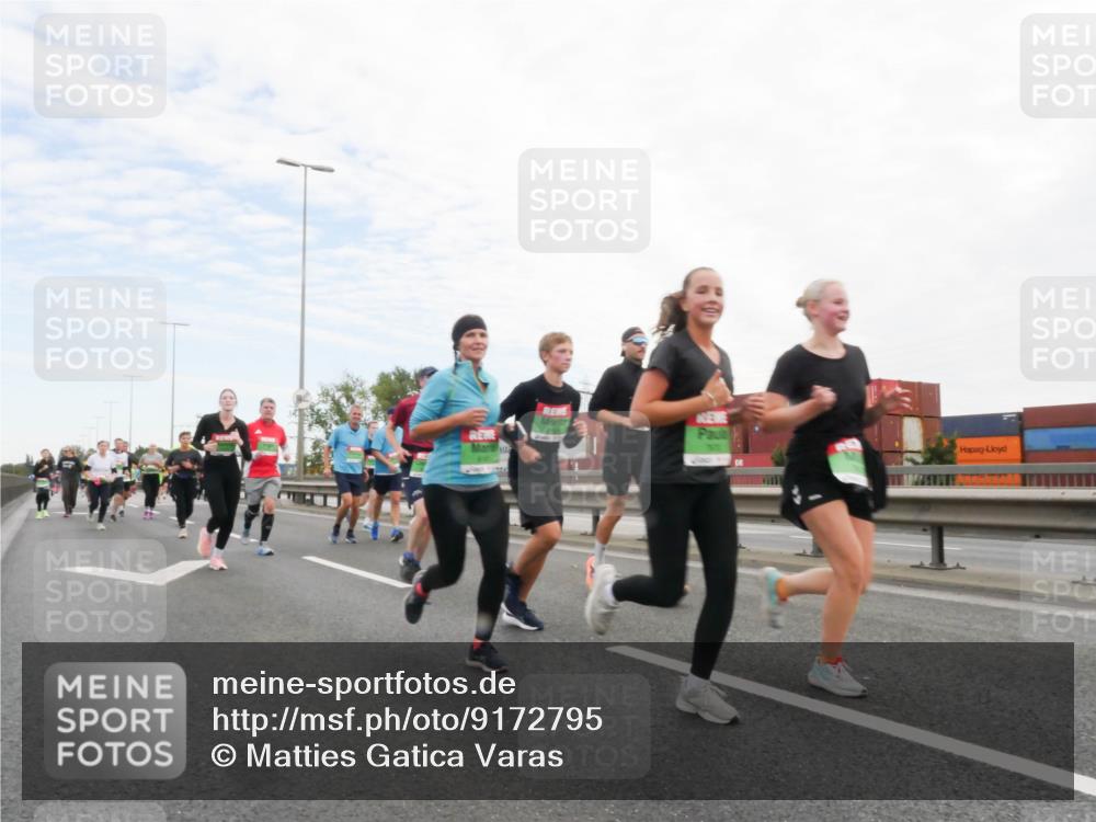 03.10.2025 - Köhlbrandbrückenlauf Matties Gatica Varas http://msf.ph/oto/9172795 03.10.2025 15:22:22 Position 3  meine-sportfotos.de