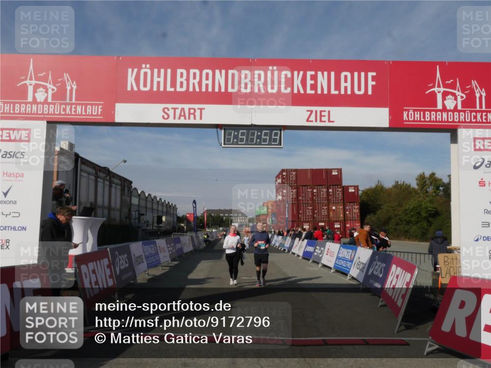 03.10.2025 - Köhlbrandbrückenlauf Matties Gatica Varas http://msf.ph/oto/9172796 03.10.2025 10:52:01 Ziel 2367, 3474, 3477 meine-sportfotos.de