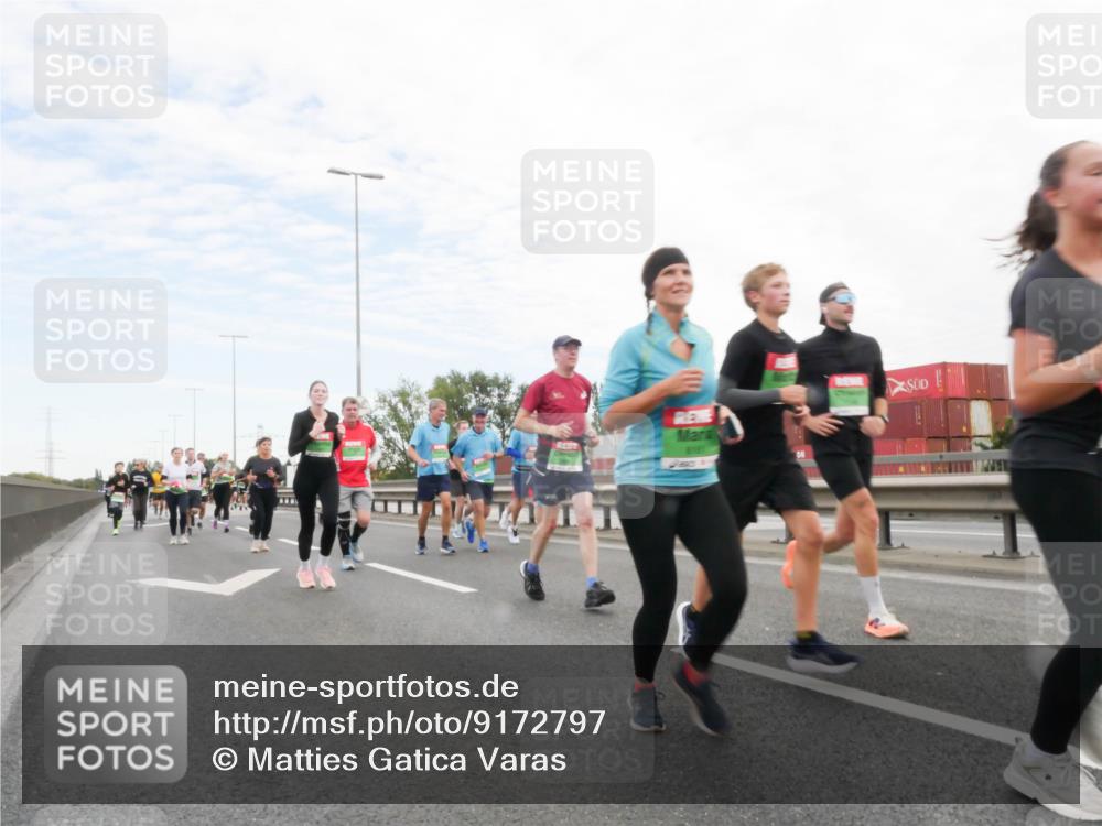 03.10.2025 - Köhlbrandbrückenlauf Matties Gatica Varas http://msf.ph/oto/9172797 03.10.2025 15:22:23 Position 3  meine-sportfotos.de