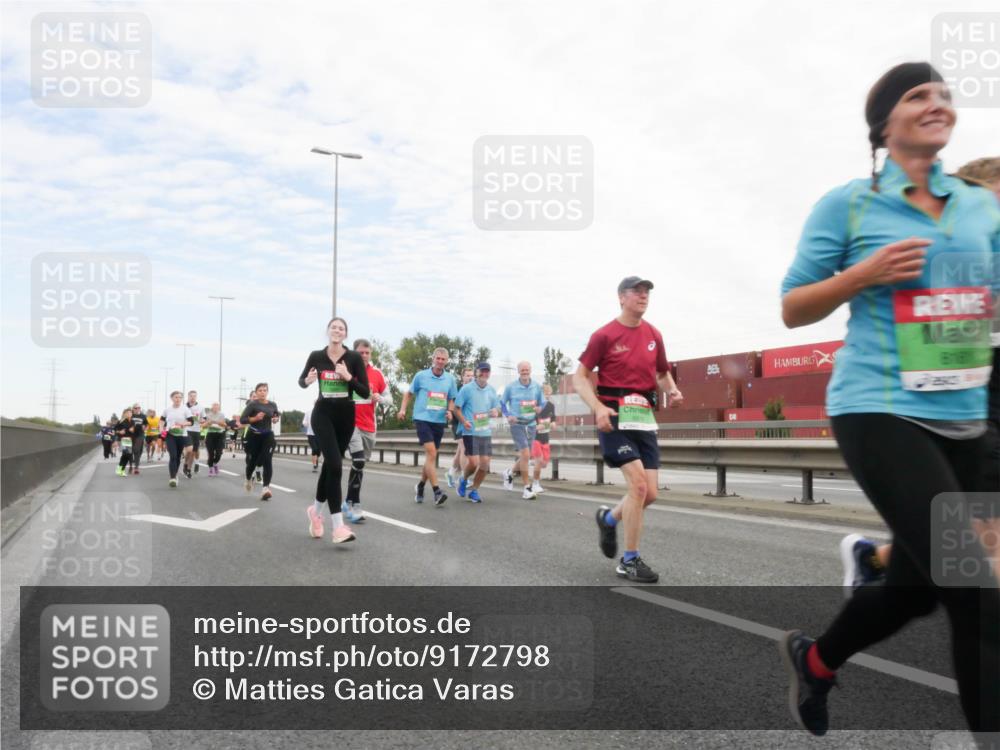 03.10.2025 - Köhlbrandbrückenlauf Matties Gatica Varas http://msf.ph/oto/9172798 03.10.2025 15:22:23 Position 3  meine-sportfotos.de