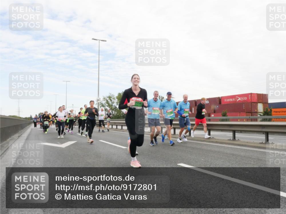 03.10.2025 - Köhlbrandbrückenlauf Matties Gatica Varas http://msf.ph/oto/9172801 03.10.2025 15:22:24 Position 3  meine-sportfotos.de