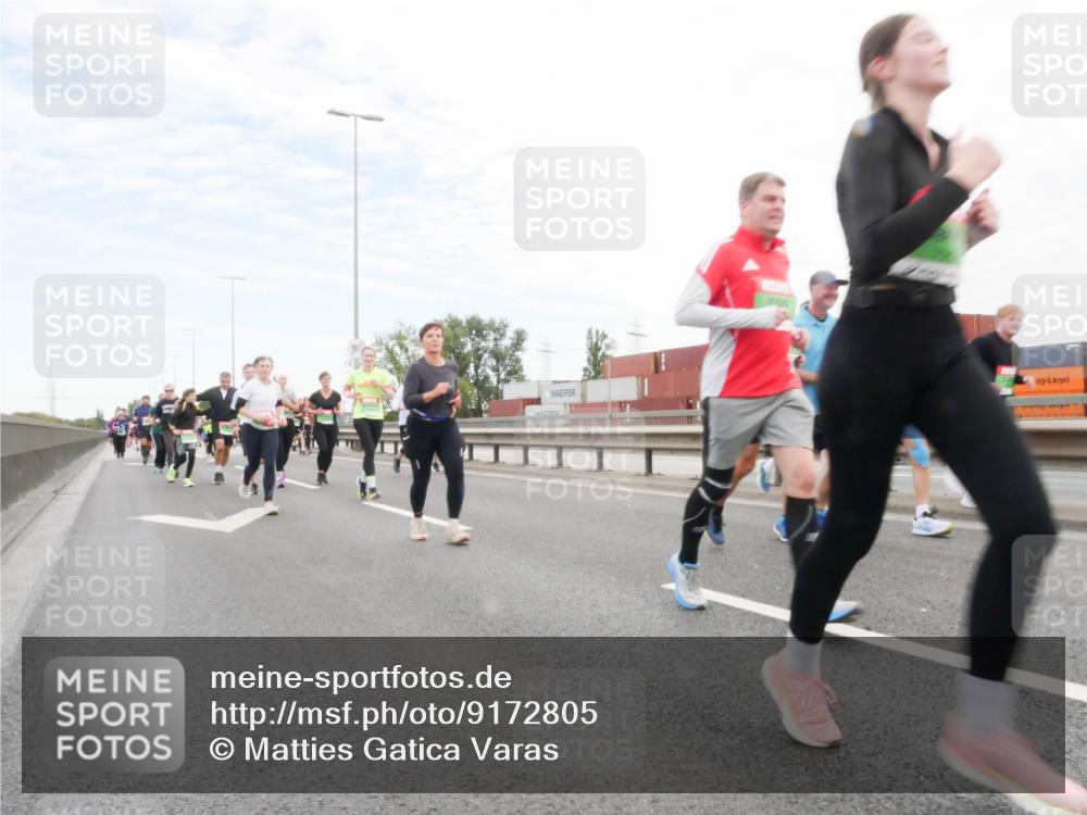 03.10.2025 - Köhlbrandbrückenlauf Matties Gatica Varas http://msf.ph/oto/9172805 03.10.2025 15:22:25 Position 3  meine-sportfotos.de