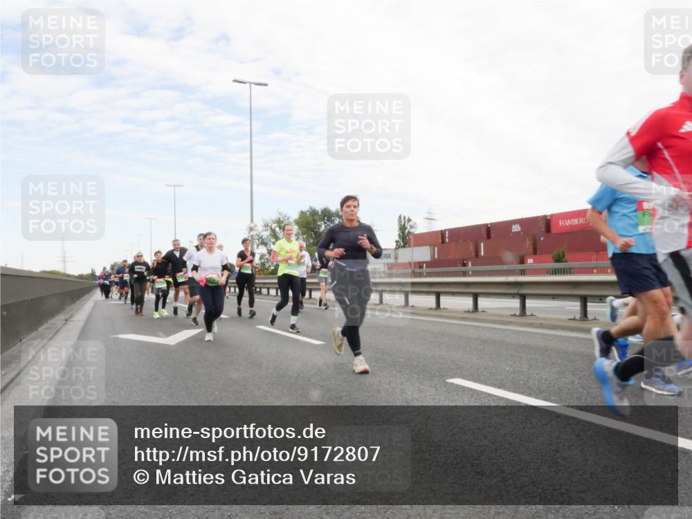 03.10.2025 - Köhlbrandbrückenlauf Matties Gatica Varas http://msf.ph/oto/9172807 03.10.2025 15:22:26 Position 3  meine-sportfotos.de