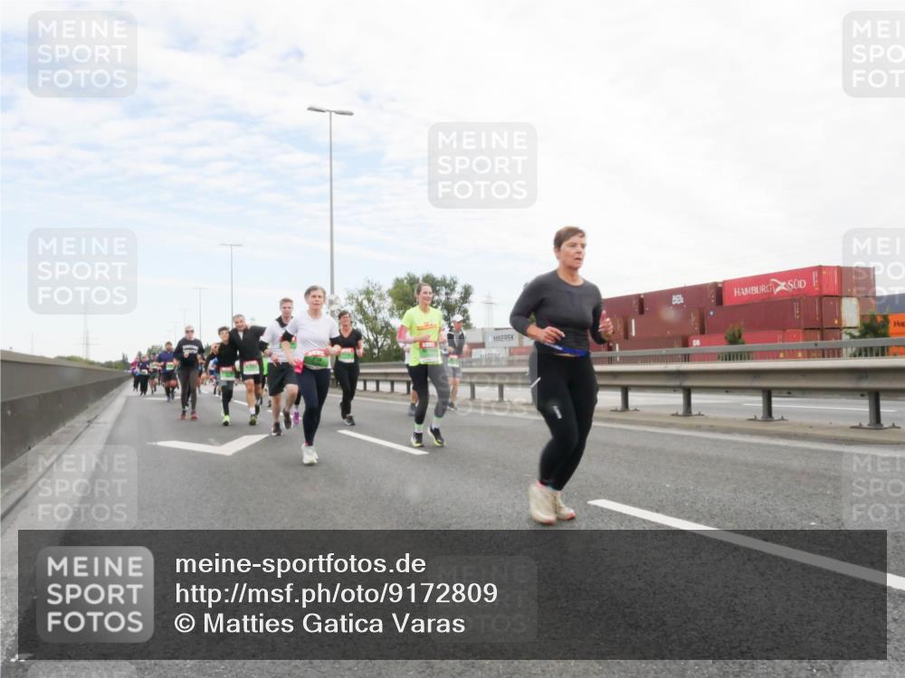03.10.2025 - Köhlbrandbrückenlauf Matties Gatica Varas http://msf.ph/oto/9172809 03.10.2025 15:22:26 Position 3  meine-sportfotos.de