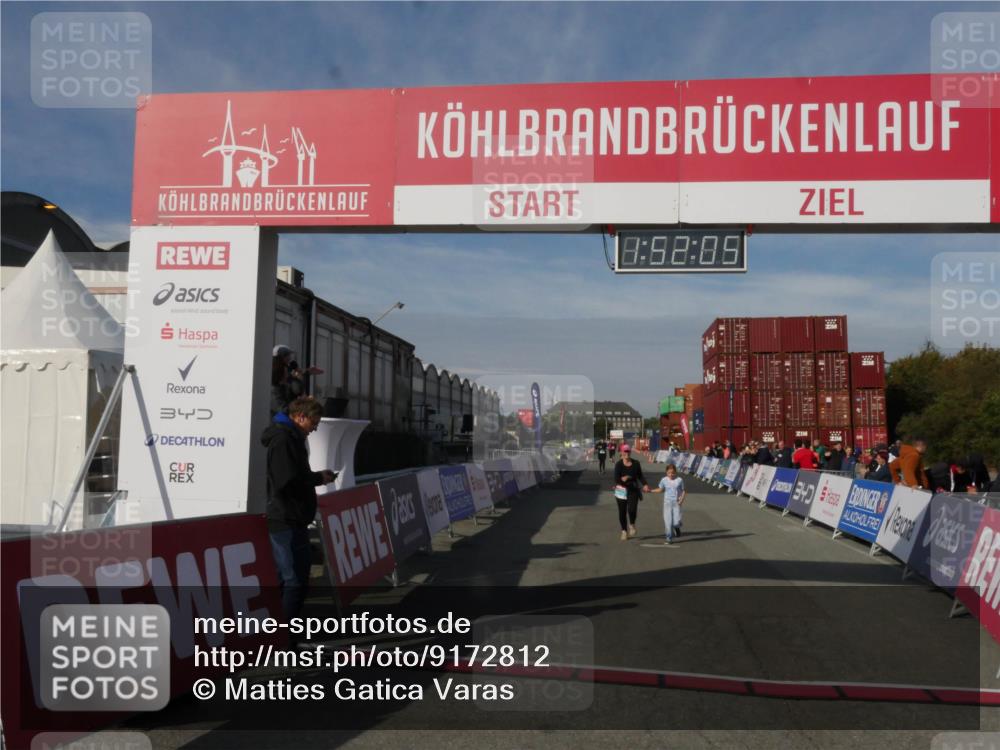03.10.2025 - Köhlbrandbrückenlauf Matties Gatica Varas http://msf.ph/oto/9172812 03.10.2025 10:52:07 Ziel 2367 meine-sportfotos.de