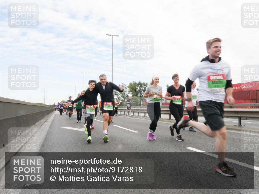 03.10.2025 - Köhlbrandbrückenlauf Matties Gatica Varas http://msf.ph/oto/9172818 03.10.2025 15:22:28 Position 3  meine-sportfotos.de