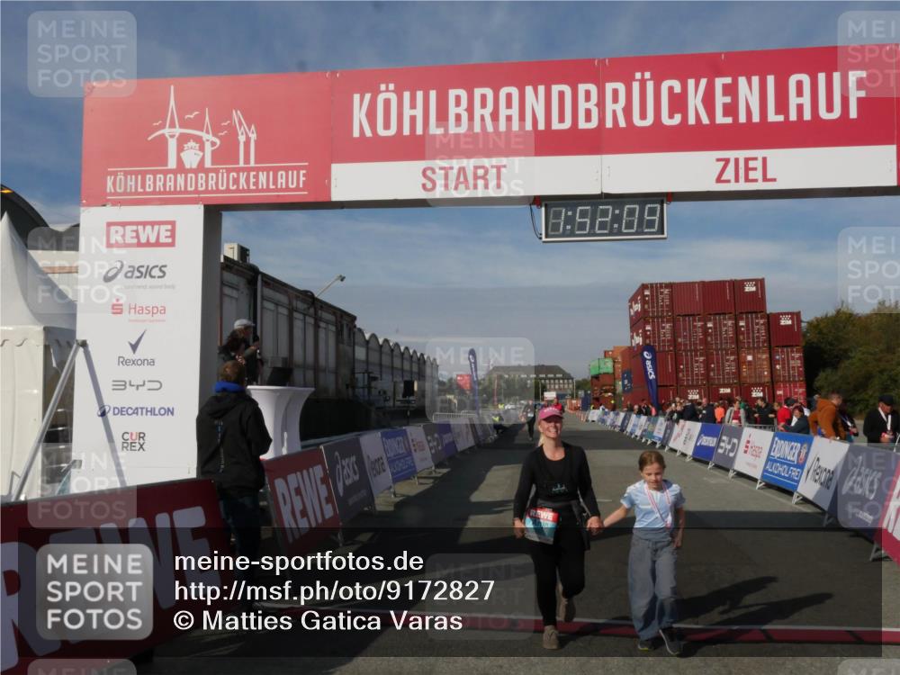 03.10.2025 - Köhlbrandbrückenlauf Matties Gatica Varas http://msf.ph/oto/9172827 03.10.2025 10:52:11 Ziel  meine-sportfotos.de