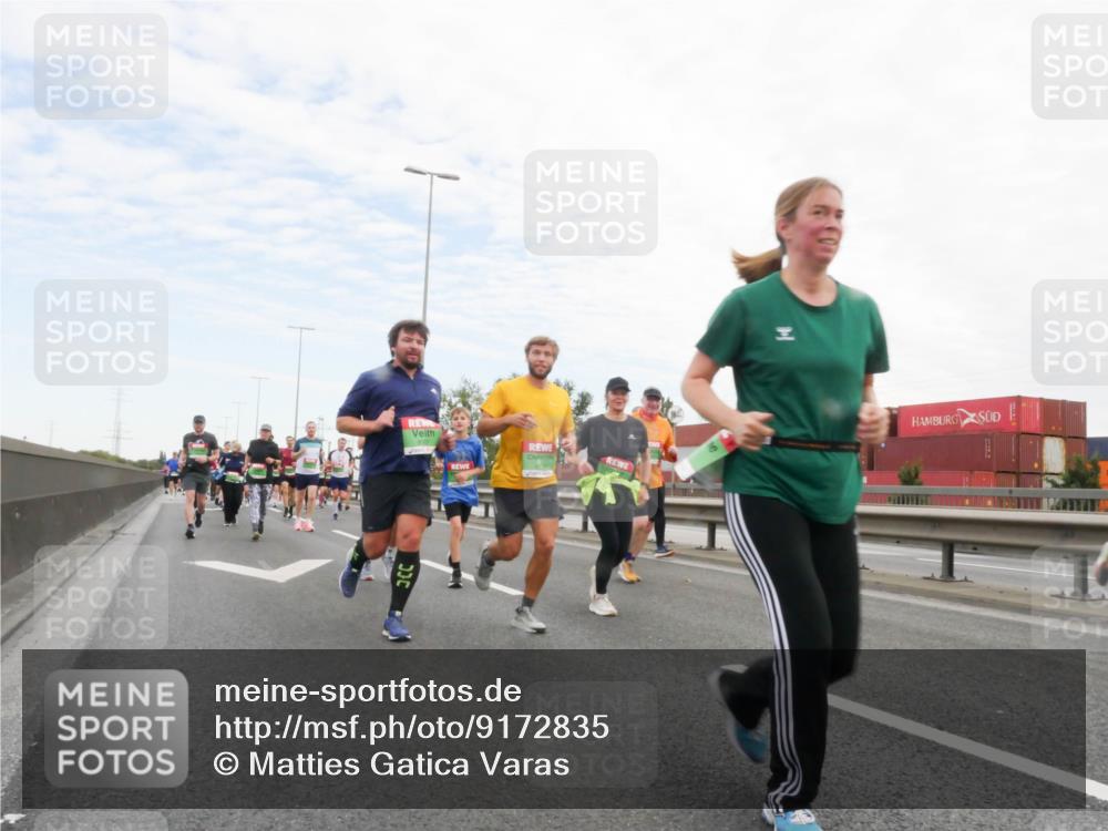 03.10.2025 - Köhlbrandbrückenlauf Matties Gatica Varas http://msf.ph/oto/9172835 03.10.2025 15:22:33 Position 3  meine-sportfotos.de