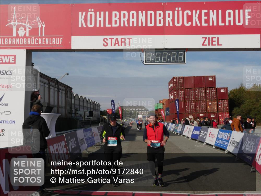 03.10.2025 - Köhlbrandbrückenlauf Matties Gatica Varas http://msf.ph/oto/9172840 03.10.2025 10:52:24 Ziel 2607, 2643 meine-sportfotos.de