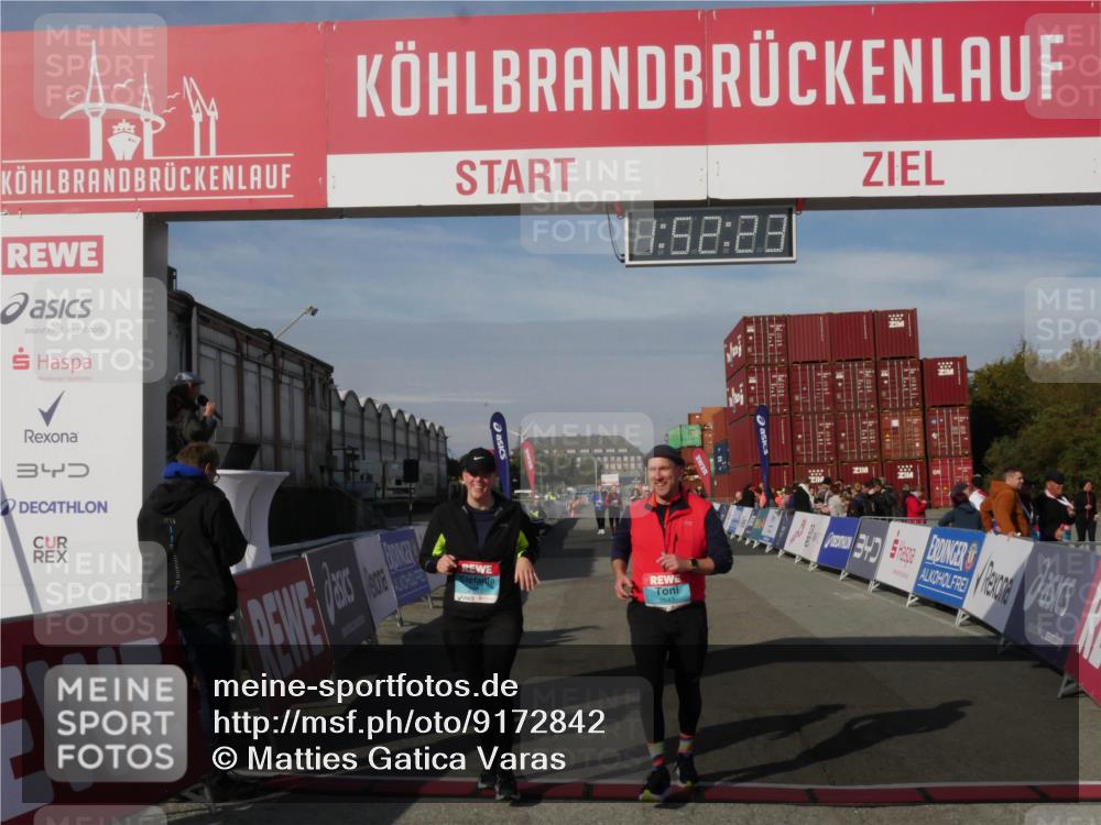 03.10.2025 - Köhlbrandbrückenlauf Matties Gatica Varas http://msf.ph/oto/9172842 03.10.2025 10:52:25 Ziel 2643 meine-sportfotos.de