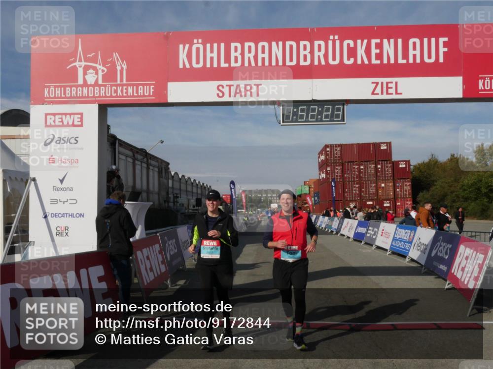 03.10.2025 - Köhlbrandbrückenlauf Matties Gatica Varas http://msf.ph/oto/9172844 03.10.2025 10:52:25 Ziel 2643 meine-sportfotos.de