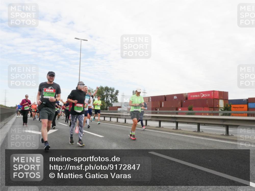 03.10.2025 - Köhlbrandbrückenlauf Matties Gatica Varas http://msf.ph/oto/9172847 03.10.2025 15:22:35 Position 3  meine-sportfotos.de