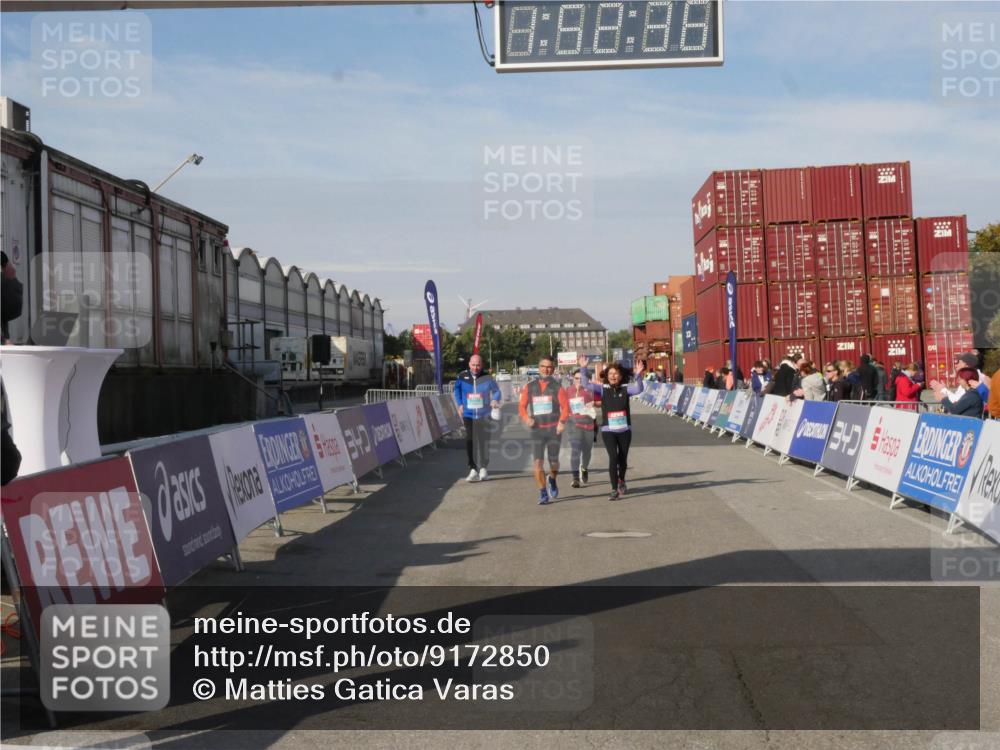03.10.2025 - Köhlbrandbrückenlauf Matties Gatica Varas http://msf.ph/oto/9172850 03.10.2025 10:52:38 Ziel 2132, 2357, 2490, 2623 meine-sportfotos.de