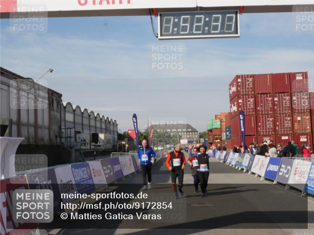 03.10.2025 - Köhlbrandbrückenlauf Matties Gatica Varas http://msf.ph/oto/9172854 03.10.2025 10:52:38 Ziel 2132, 2357, 2490, 2623 meine-sportfotos.de