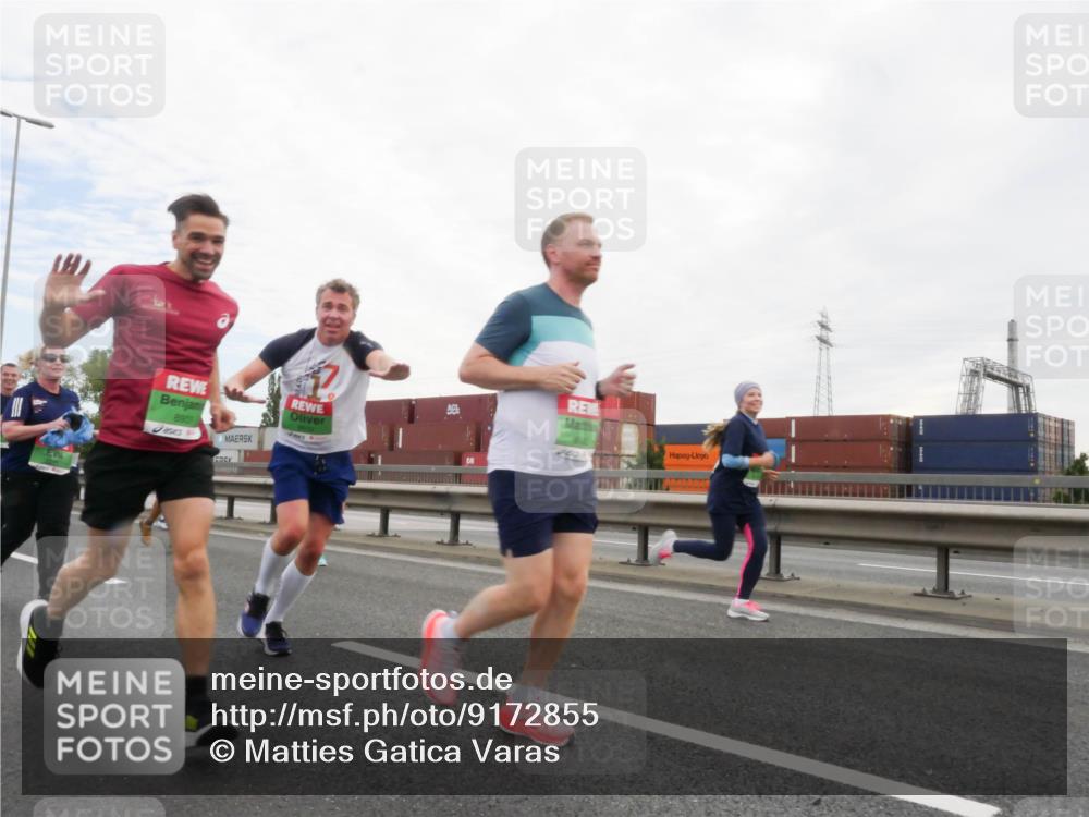 03.10.2025 - Köhlbrandbrückenlauf Matties Gatica Varas http://msf.ph/oto/9172855 03.10.2025 15:22:37 Position 3 8931 meine-sportfotos.de