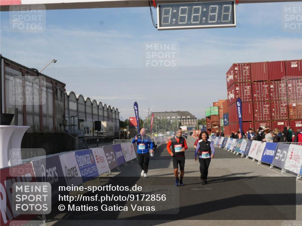 03.10.2025 - Köhlbrandbrückenlauf Matties Gatica Varas http://msf.ph/oto/9172856 03.10.2025 10:52:39 Ziel 2132, 2357, 2490, 2623 meine-sportfotos.de
