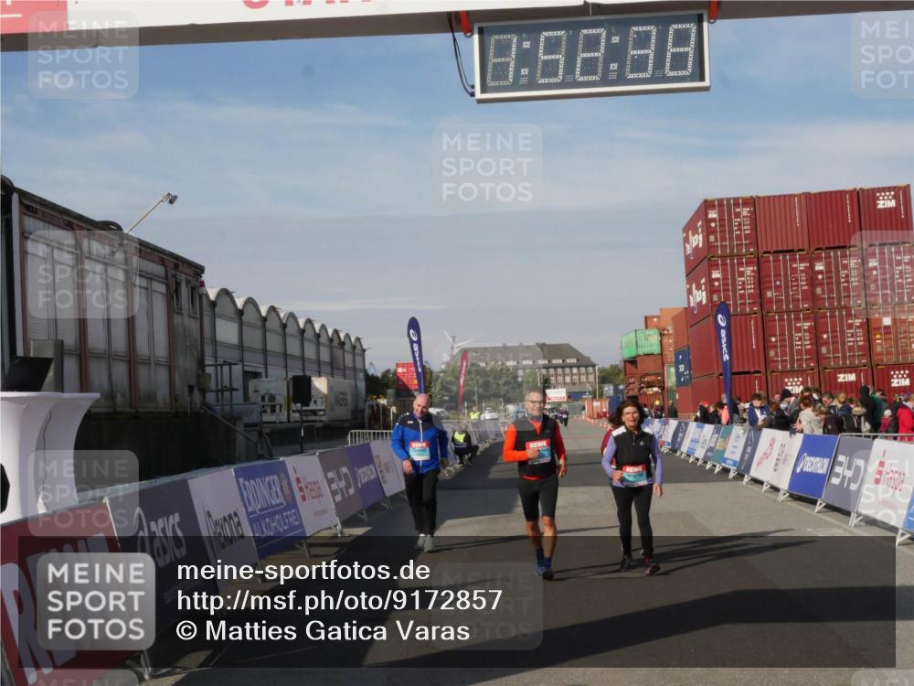 03.10.2025 - Köhlbrandbrückenlauf Matties Gatica Varas http://msf.ph/oto/9172857 03.10.2025 10:52:39 Ziel 2132, 2357, 2490, 2623 meine-sportfotos.de