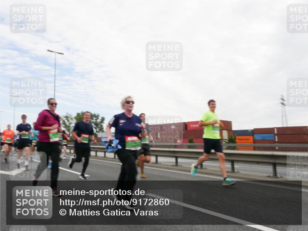 03.10.2025 - Köhlbrandbrückenlauf Matties Gatica Varas http://msf.ph/oto/9172860 03.10.2025 15:22:38 Position 3  meine-sportfotos.de