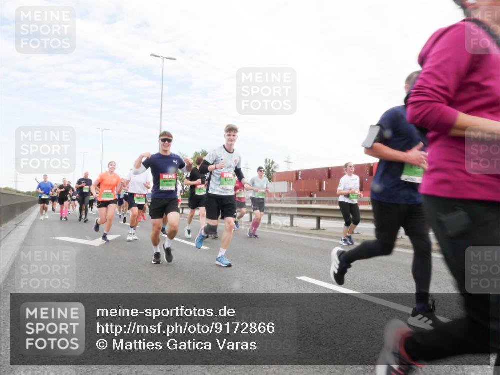 03.10.2025 - Köhlbrandbrückenlauf Matties Gatica Varas http://msf.ph/oto/9172866 03.10.2025 15:22:40 Position 3  meine-sportfotos.de