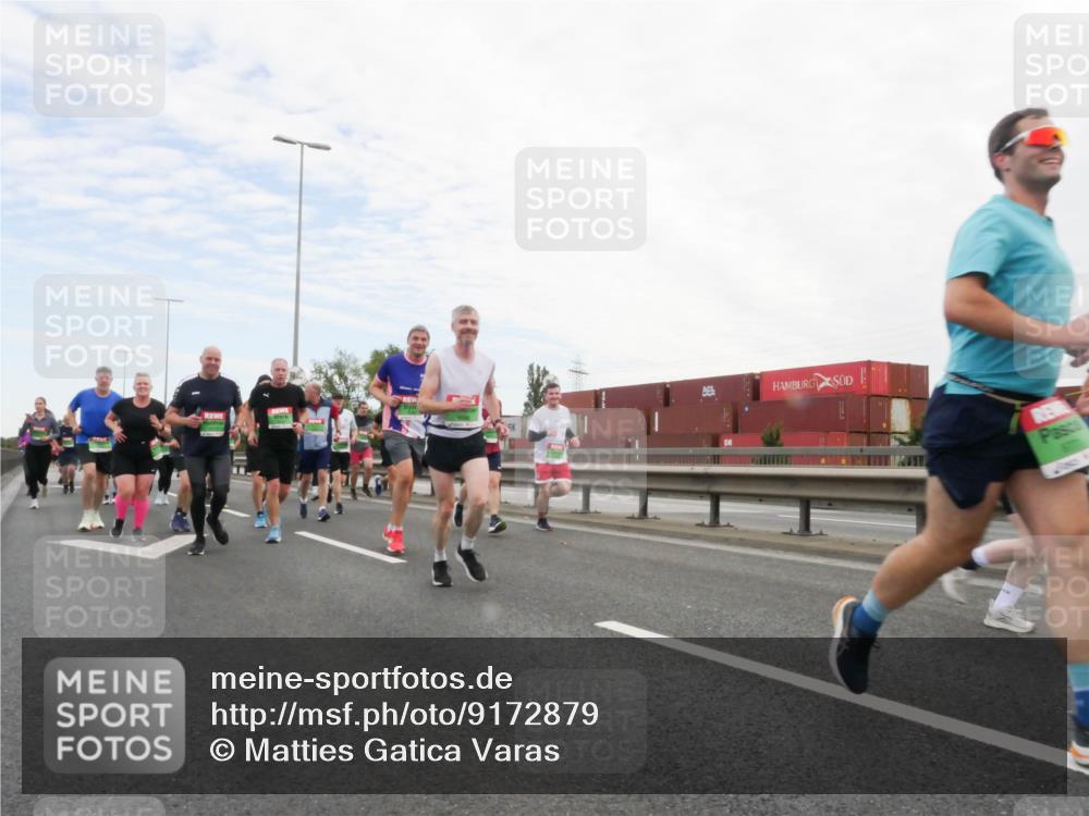 03.10.2025 - Köhlbrandbrückenlauf Matties Gatica Varas http://msf.ph/oto/9172879 03.10.2025 15:22:43 Position 3  meine-sportfotos.de