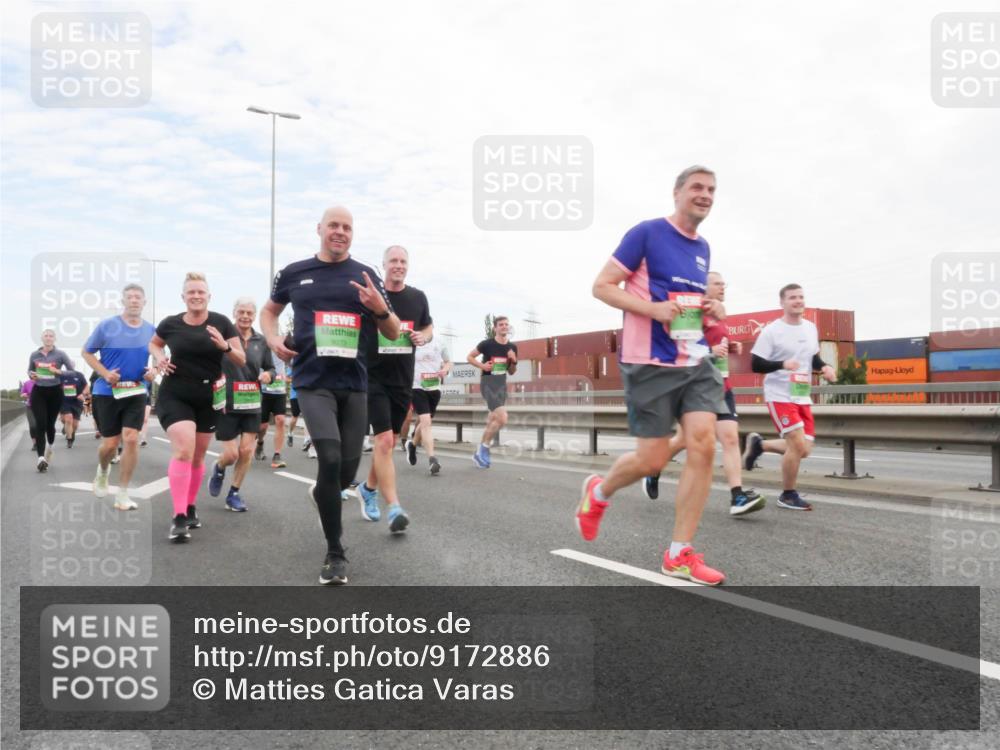 03.10.2025 - Köhlbrandbrückenlauf Matties Gatica Varas http://msf.ph/oto/9172886 03.10.2025 15:22:44 Position 3 9273 meine-sportfotos.de