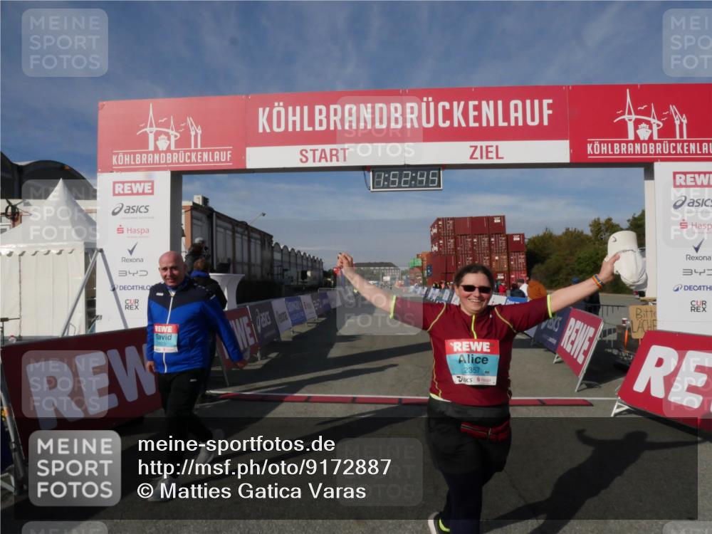 03.10.2025 - Köhlbrandbrückenlauf Matties Gatica Varas http://msf.ph/oto/9172887 03.10.2025 10:52:47 Ziel  meine-sportfotos.de