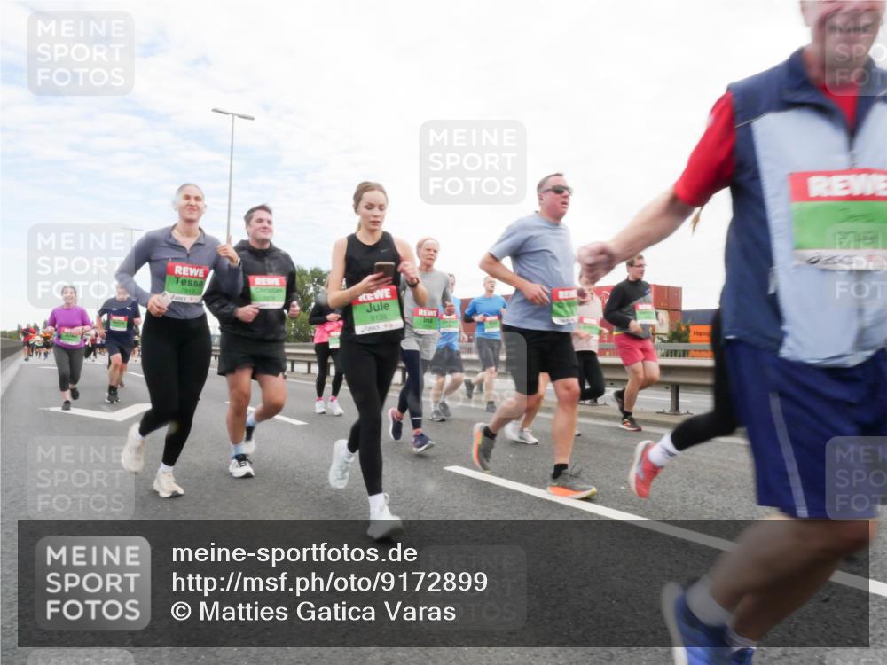 03.10.2025 - Köhlbrandbrückenlauf Matties Gatica Varas http://msf.ph/oto/9172899 03.10.2025 15:22:47 Position 3 7913, 9139 meine-sportfotos.de