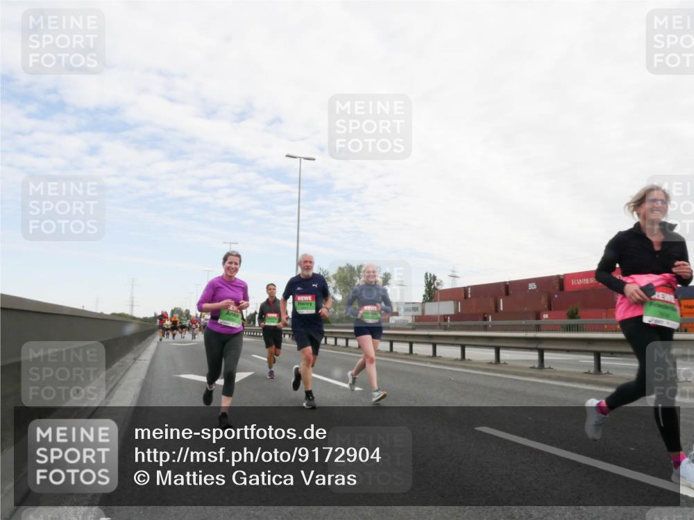 03.10.2025 - Köhlbrandbrückenlauf Matties Gatica Varas http://msf.ph/oto/9172904 03.10.2025 15:22:49 Position 3 7 meine-sportfotos.de