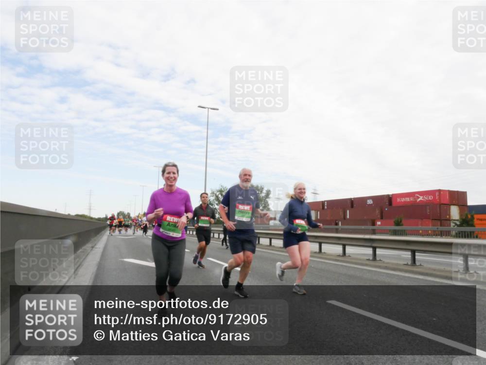 03.10.2025 - Köhlbrandbrückenlauf Matties Gatica Varas http://msf.ph/oto/9172905 03.10.2025 15:22:49 Position 3  meine-sportfotos.de