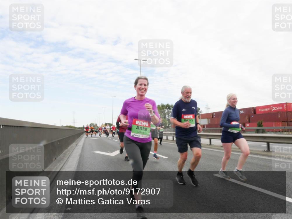 03.10.2025 - Köhlbrandbrückenlauf Matties Gatica Varas http://msf.ph/oto/9172907 03.10.2025 15:22:50 Position 3 9540 meine-sportfotos.de