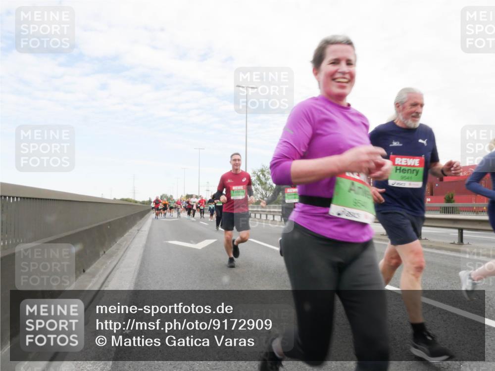 03.10.2025 - Köhlbrandbrückenlauf Matties Gatica Varas http://msf.ph/oto/9172909 03.10.2025 15:22:50 Position 3 9541 meine-sportfotos.de