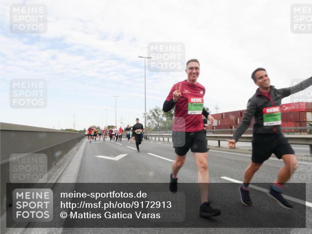 03.10.2025 - Köhlbrandbrückenlauf Matties Gatica Varas http://msf.ph/oto/9172913 03.10.2025 15:22:51 Position 3 7704 meine-sportfotos.de