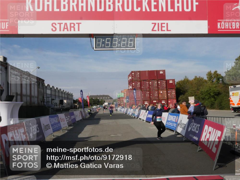 03.10.2025 - Köhlbrandbrückenlauf Matties Gatica Varas http://msf.ph/oto/9172918 03.10.2025 10:53:28 Ziel 2546 meine-sportfotos.de