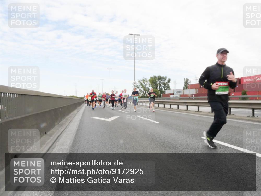 03.10.2025 - Köhlbrandbrückenlauf Matties Gatica Varas http://msf.ph/oto/9172925 03.10.2025 15:22:54 Position 3  meine-sportfotos.de