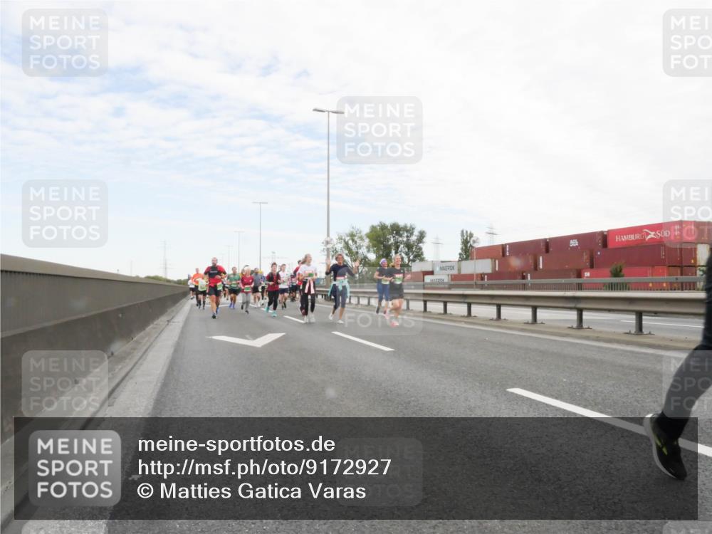 03.10.2025 - Köhlbrandbrückenlauf Matties Gatica Varas http://msf.ph/oto/9172927 03.10.2025 15:22:54 Position 3  meine-sportfotos.de