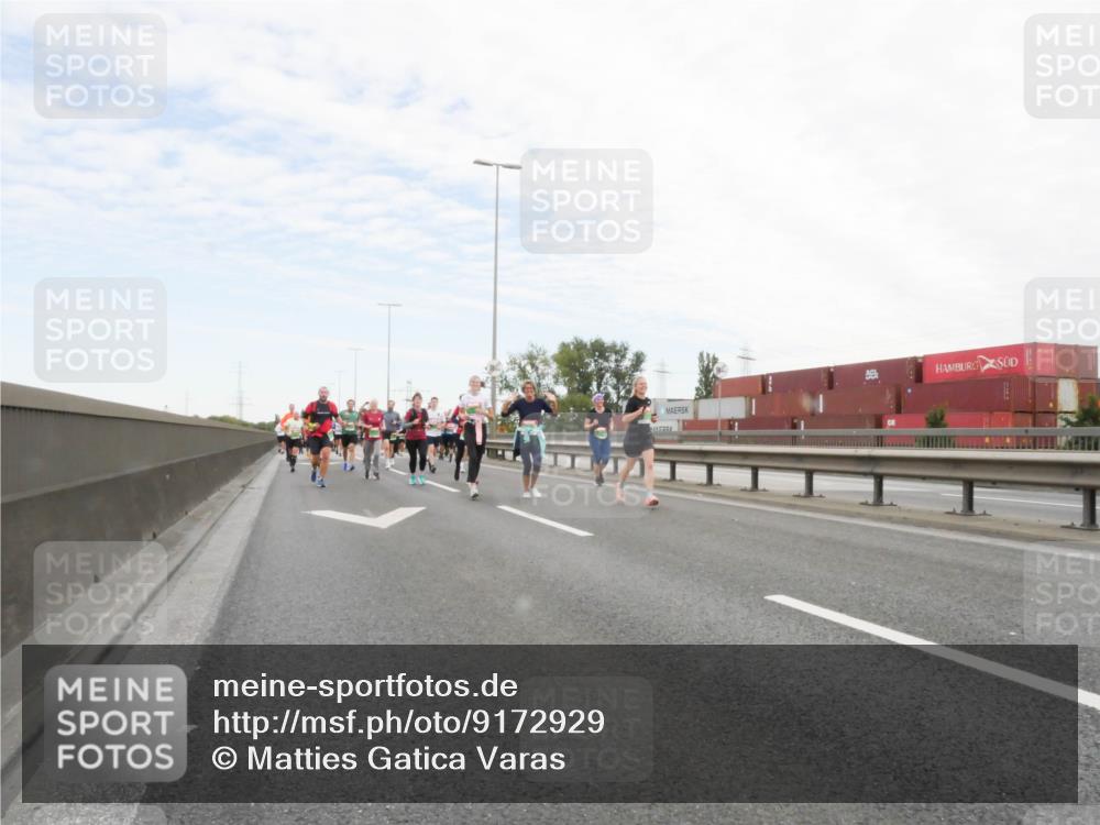 03.10.2025 - Köhlbrandbrückenlauf Matties Gatica Varas http://msf.ph/oto/9172929 03.10.2025 15:22:55 Position 3  meine-sportfotos.de