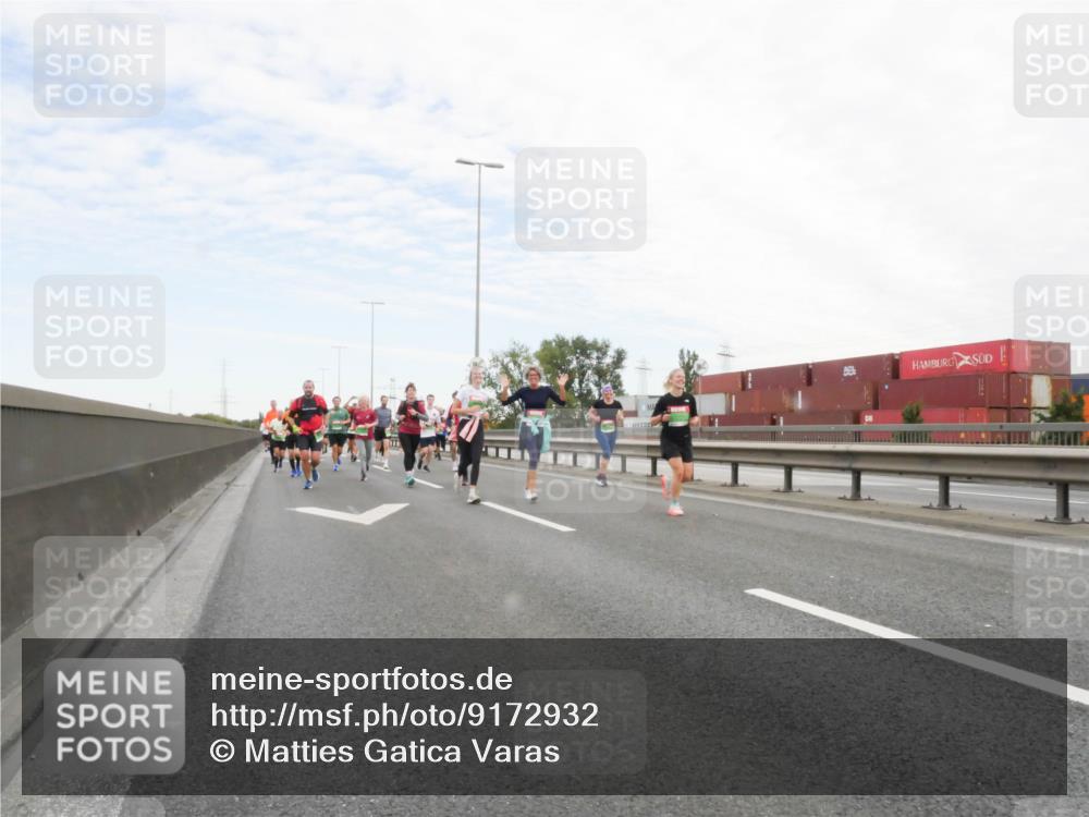 03.10.2025 - Köhlbrandbrückenlauf Matties Gatica Varas http://msf.ph/oto/9172932 03.10.2025 15:22:55 Position 3  meine-sportfotos.de