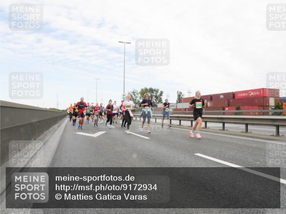 03.10.2025 - Köhlbrandbrückenlauf Matties Gatica Varas http://msf.ph/oto/9172934 03.10.2025 15:22:56 Position 3  meine-sportfotos.de