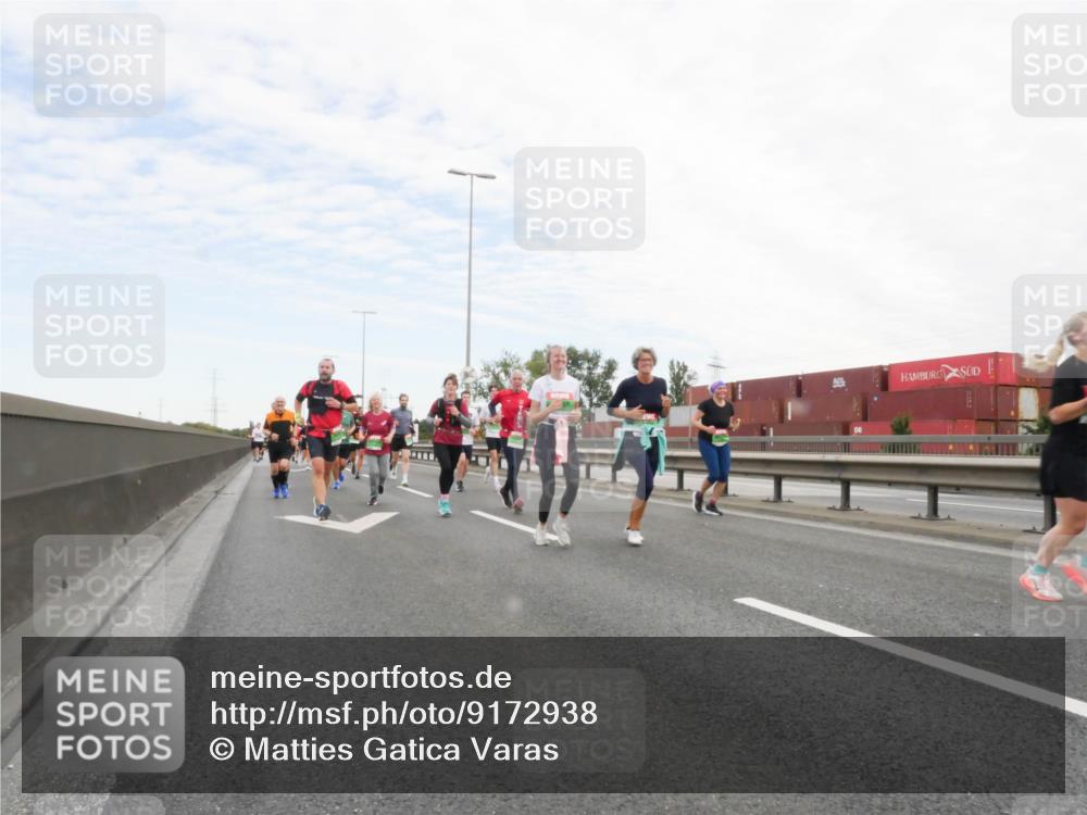 03.10.2025 - Köhlbrandbrückenlauf Matties Gatica Varas http://msf.ph/oto/9172938 03.10.2025 15:22:57 Position 3  meine-sportfotos.de