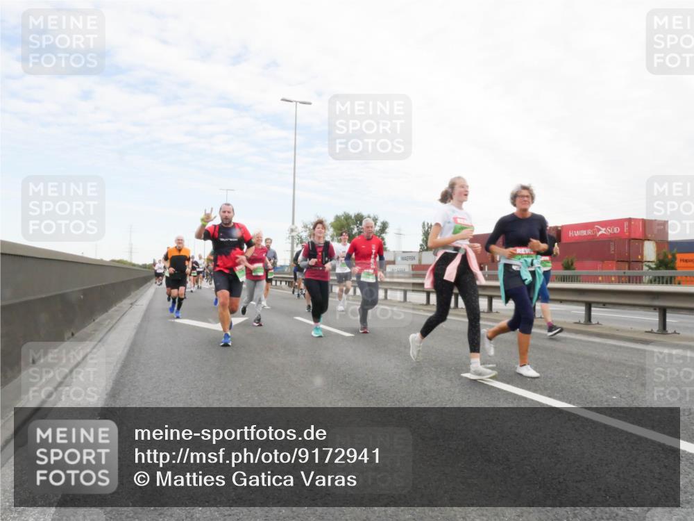 03.10.2025 - Köhlbrandbrückenlauf Matties Gatica Varas http://msf.ph/oto/9172941 03.10.2025 15:22:58 Position 3  meine-sportfotos.de