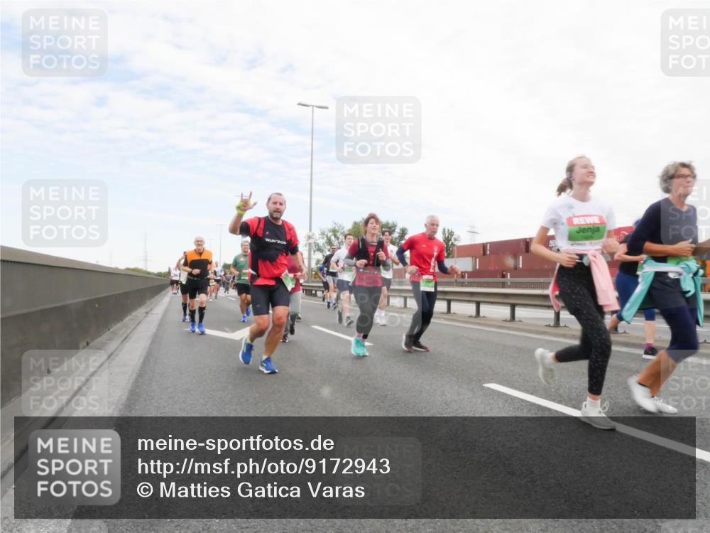 03.10.2025 - Köhlbrandbrückenlauf Matties Gatica Varas http://msf.ph/oto/9172943 03.10.2025 15:22:58 Position 3  meine-sportfotos.de