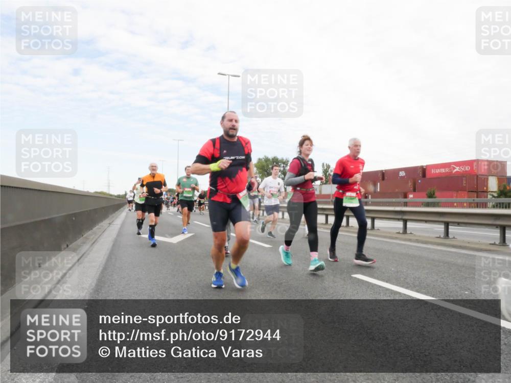03.10.2025 - Köhlbrandbrückenlauf Matties Gatica Varas http://msf.ph/oto/9172944 03.10.2025 15:22:59 Position 3  meine-sportfotos.de