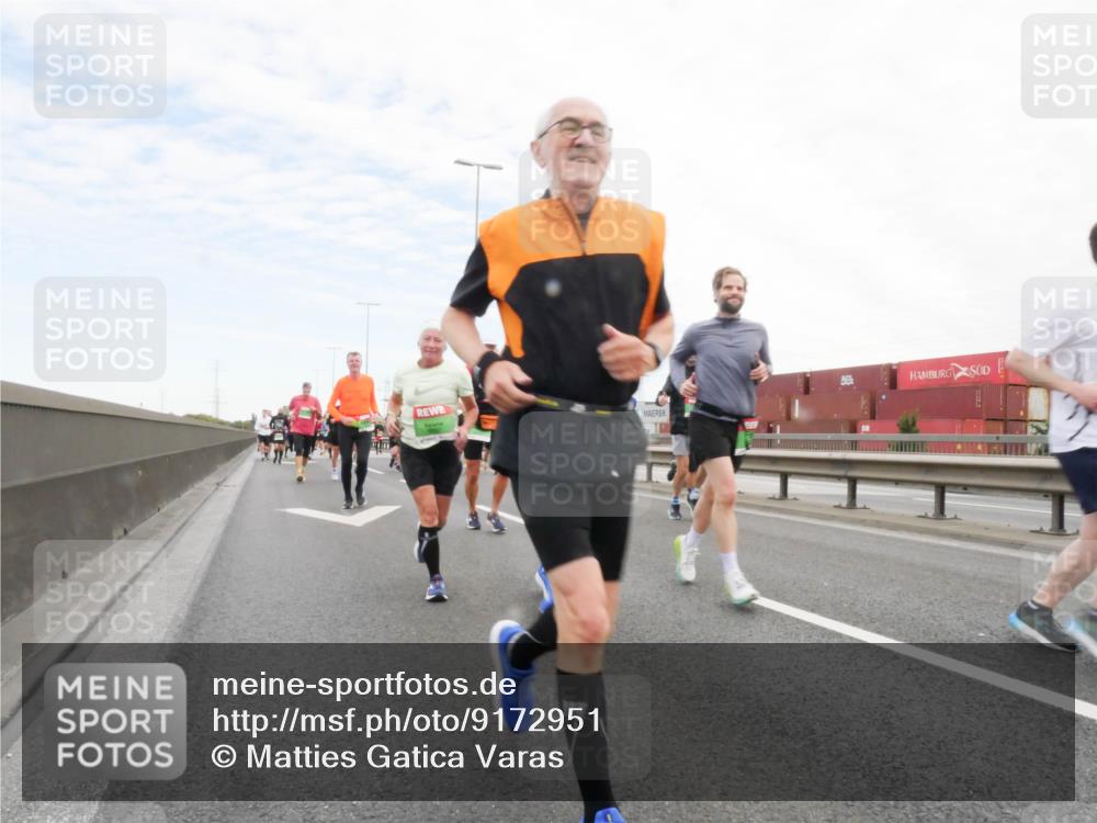 03.10.2025 - Köhlbrandbrückenlauf Matties Gatica Varas http://msf.ph/oto/9172951 03.10.2025 15:23:01 Position 3  meine-sportfotos.de